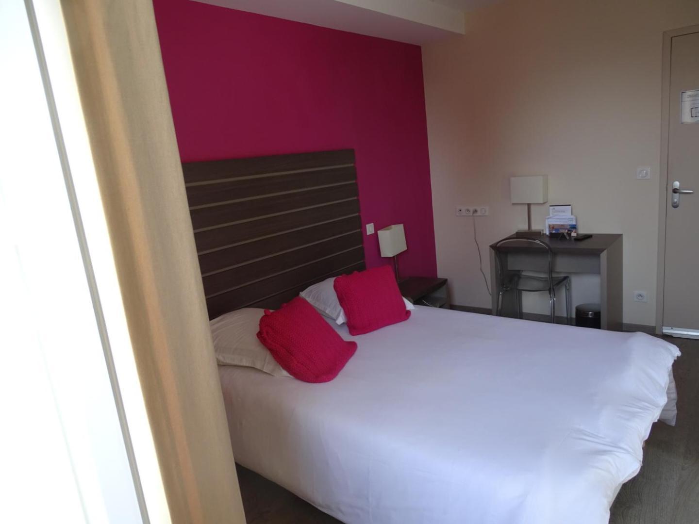 Tardets-Sorholus Hotel De La Poste מראה חיצוני תמונה